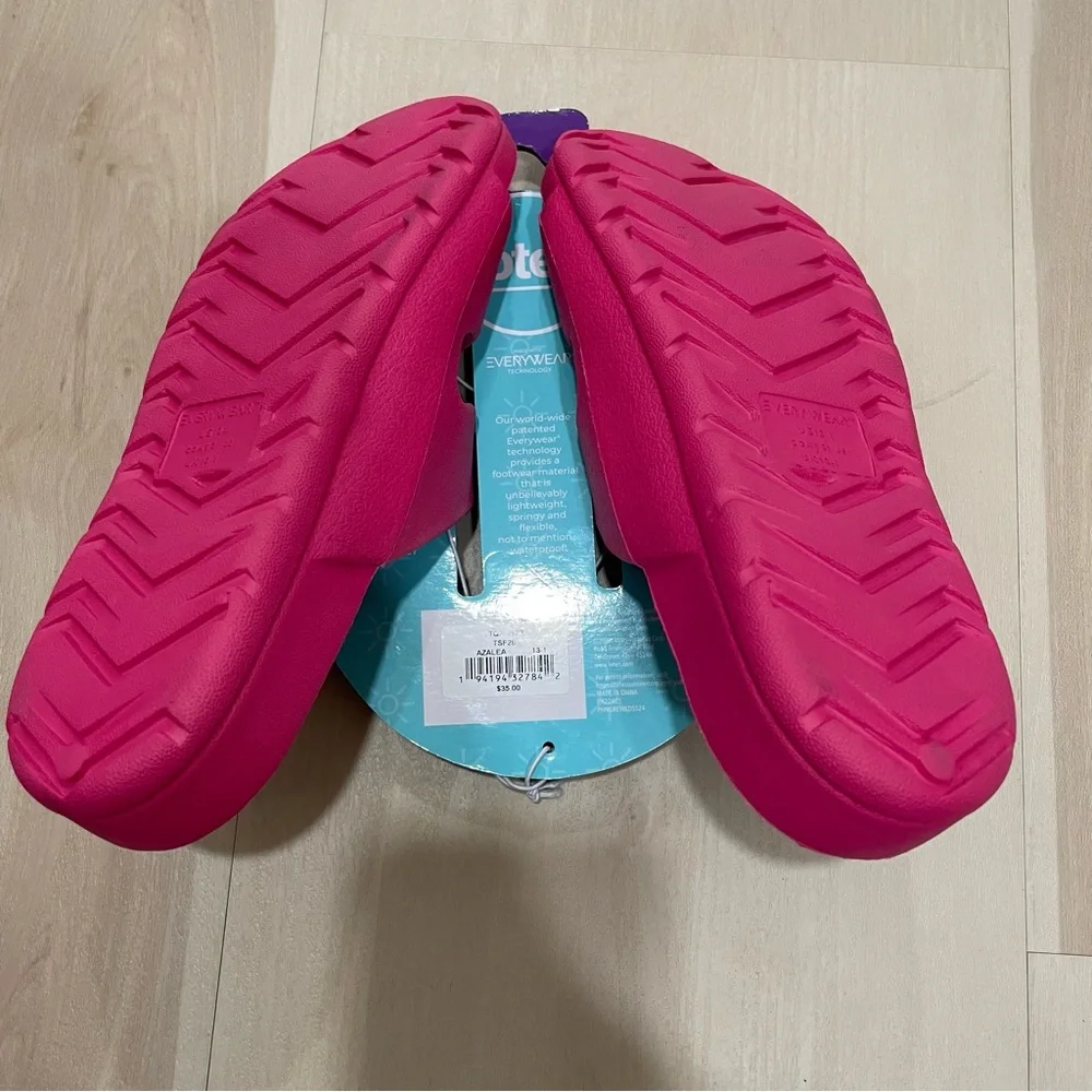 NWT Totes Kids 13-1 Slip On Slides Pink Sandals Lightweight Waterproof